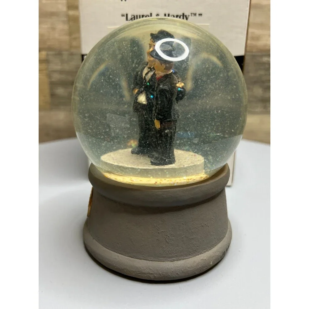 1999 Dave Grossman Creations Laurel & Hardy Water Snow Globe LHGL-1